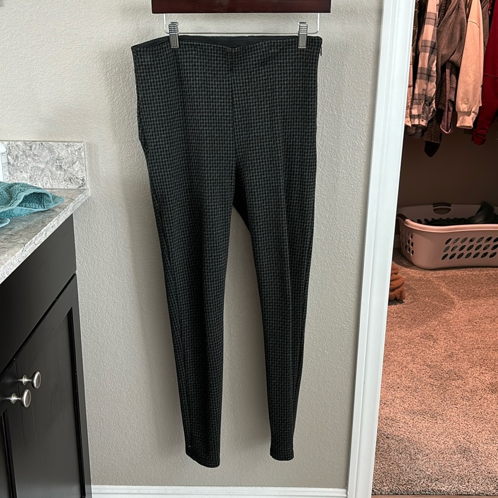 Ann Taylor legging trousers. Size M